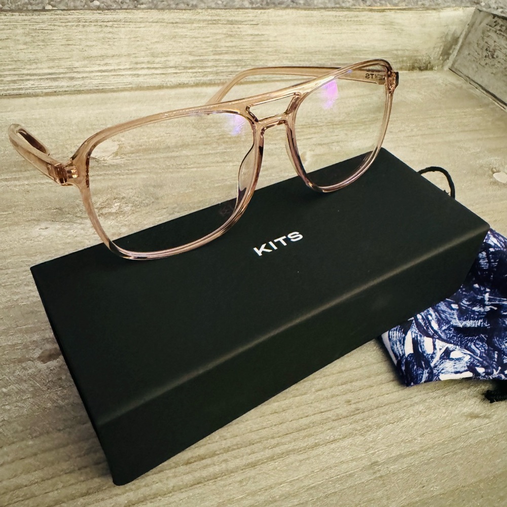 Kits glasses, includes case and cloth pouch, non-prescription